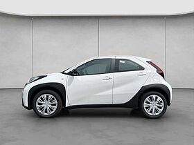 Toyota Aygo X 1.0 Business Edition 